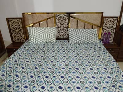 bed set n dressing table