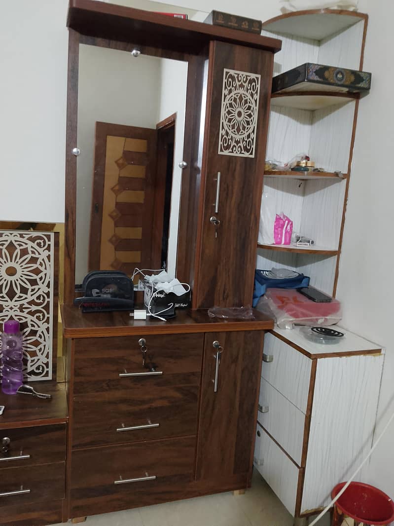 bed set n dressing table 2