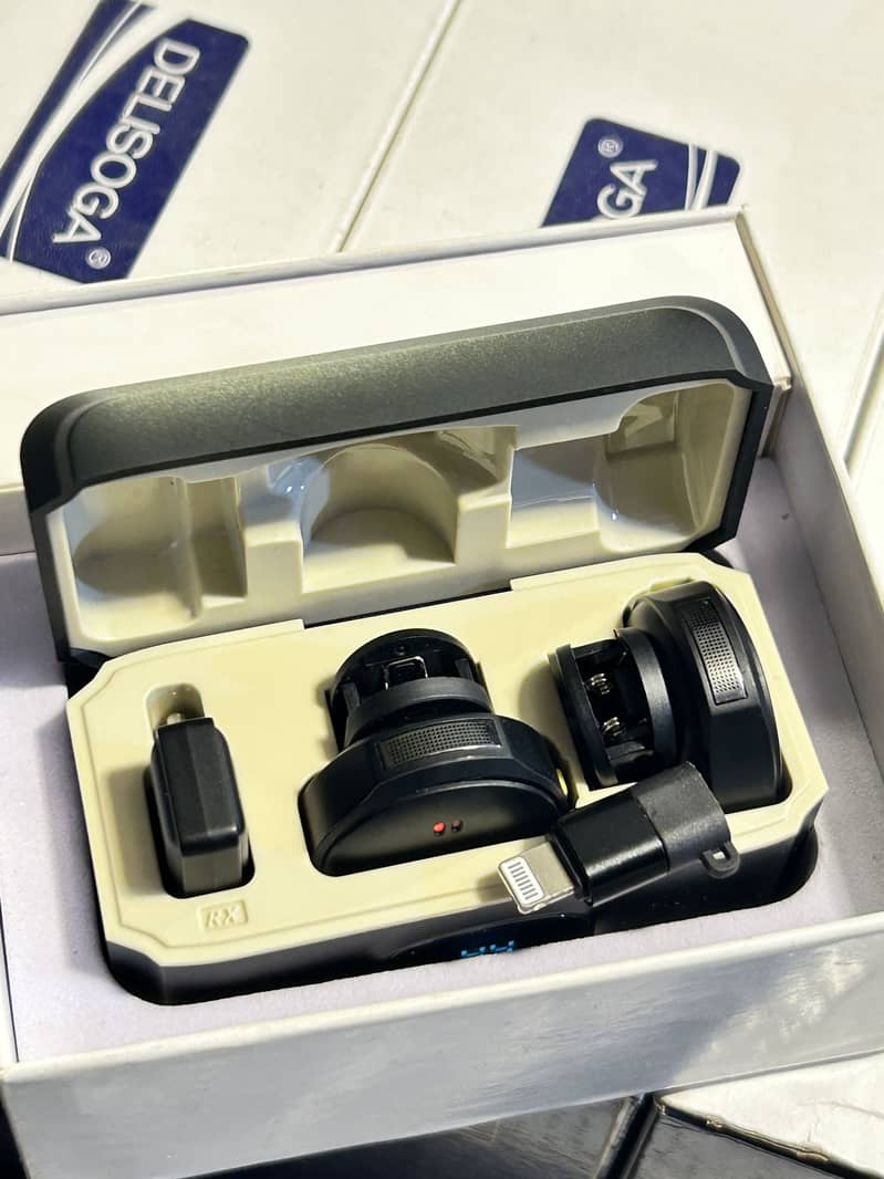 Wireless  Microphone 0