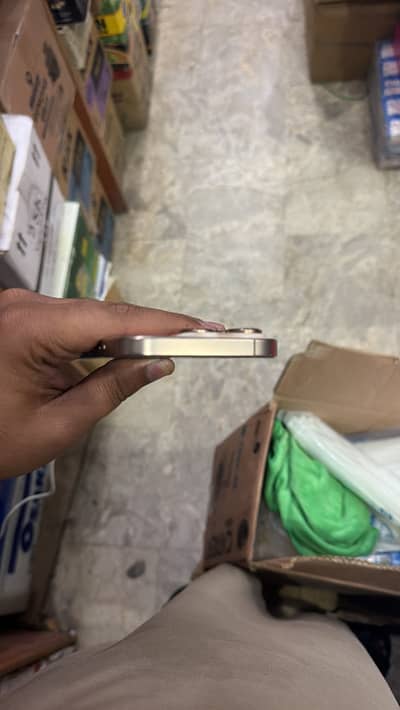 Iphone 16 pro factory unlock