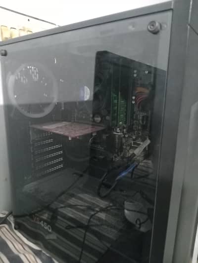 Gaming pc avaliable with all accessories