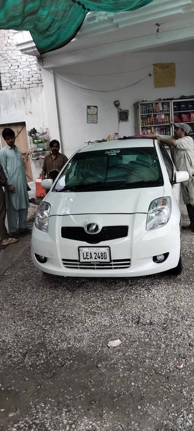 vitz car