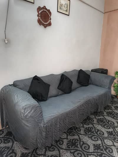 5 seater sofa,large and small cushions, new sofa covers
