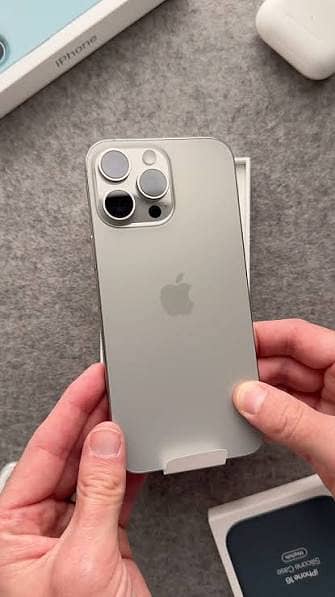 Apple iPhone 16 Pro Max