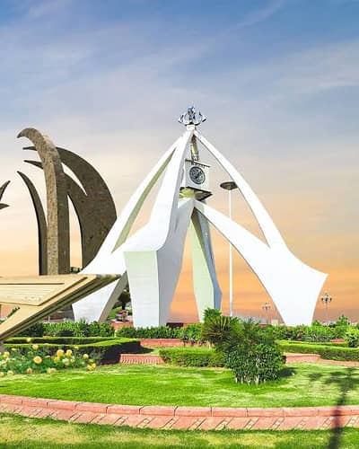 Trivon Associates Presents - 5 Marla Prime Location Plot For Sale In Bahria Town Lahore - Golden Investment Opportunity!