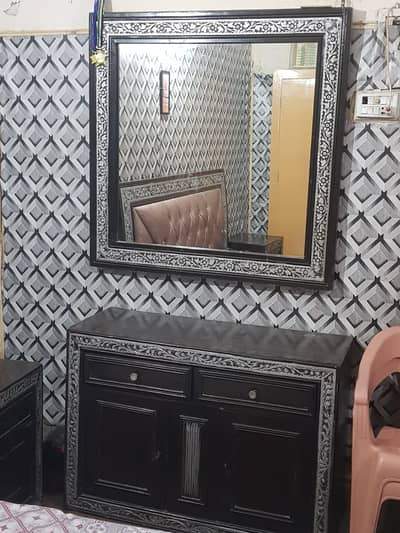 king bed and Side tables