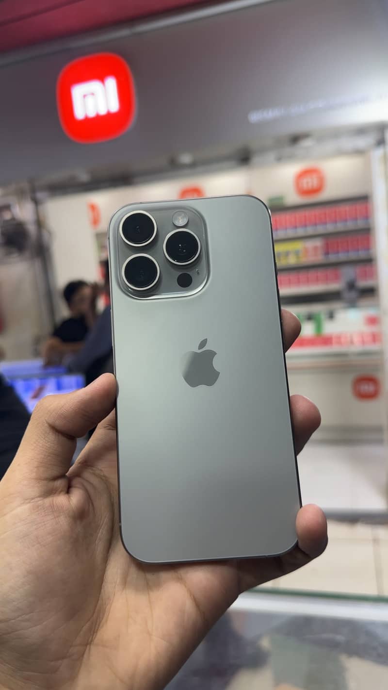 iPhone 16 pro 4
