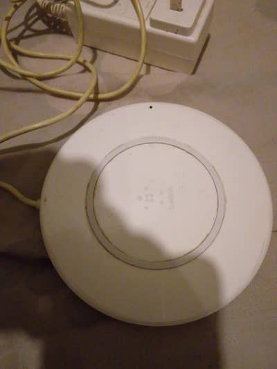 belkin wireless fast charger good condition
