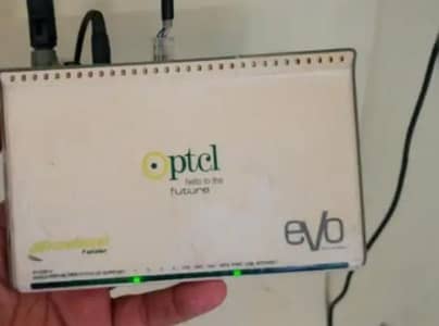 PTCL router software tenda ka hai or aik huwie xpon fiber ka hai