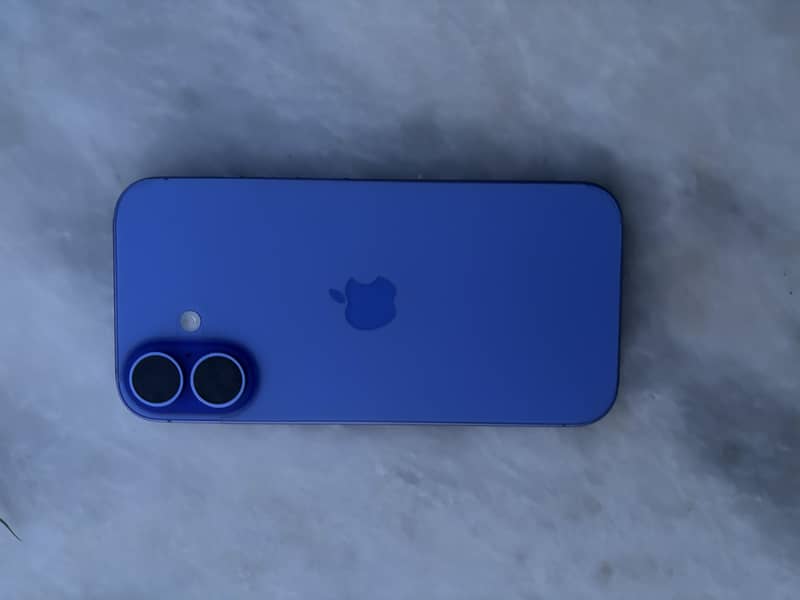 iPhone 16 4