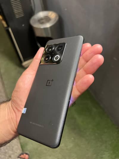 no box no charger  mobile me Halka sa she'd be hi