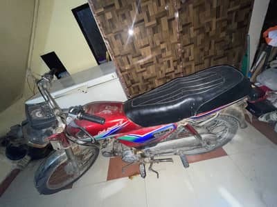Honda CD 70 bike