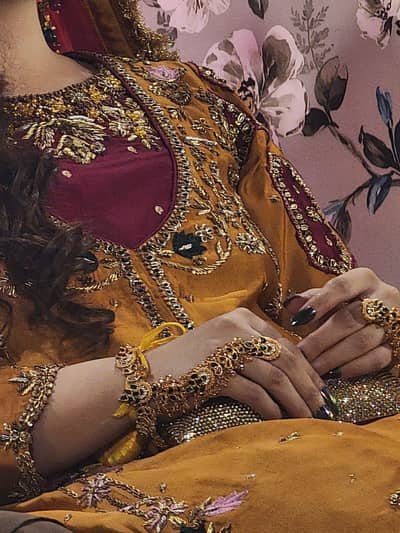 Mehndi outfit in just 50k