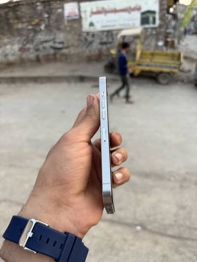 I phone 13 pro PTA approved/03077273830