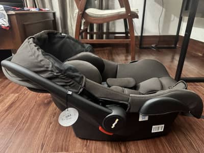 Zubaida Bambies Carry Cot and Car Seat