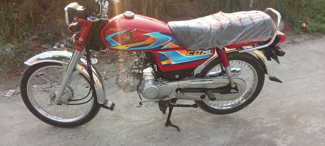 cd70.2026model red colour