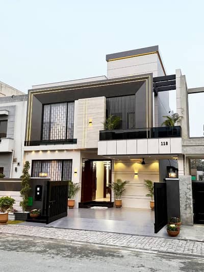 10 Marla Modern House Available For Rent On Prime Location In Bahria Town