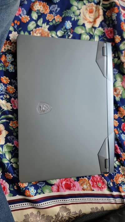 msi ge76 raider 10ug i7