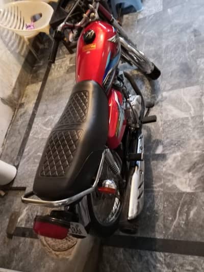 Red Honda 125 || 2204/2205 || Excellent Condition