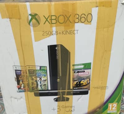 Xbox 360 ulrta slim 250GB+KINECT with 2 wireless controller