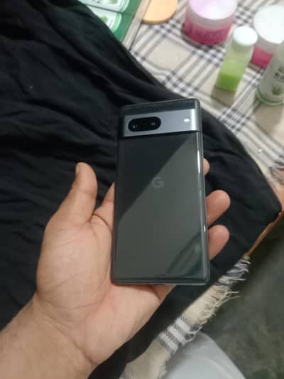 I am selling my pixel 7 good camera device