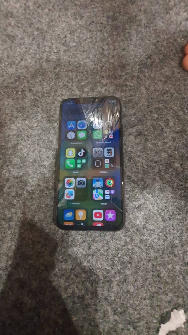 iPhone X 4