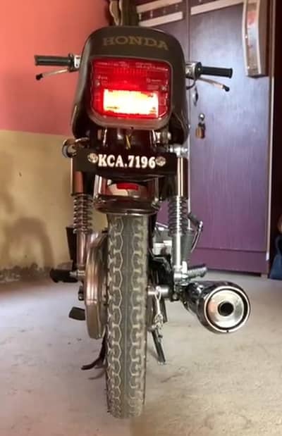 Honda 125cc 1991 model 03480621430 call me WhatsApp