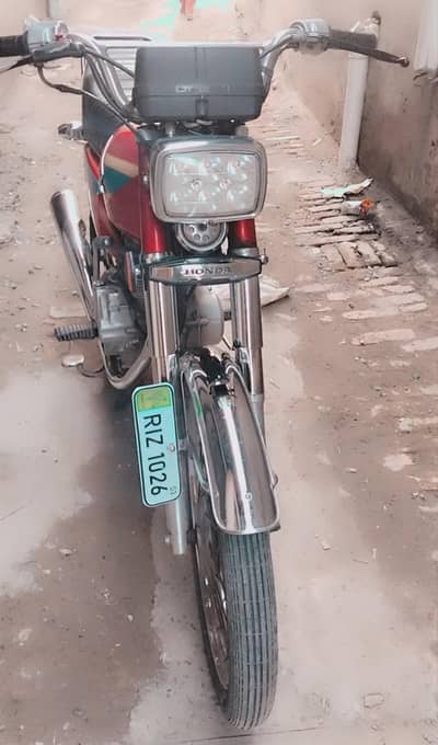 honda 125 all geniune good condition no work all dacuments clear