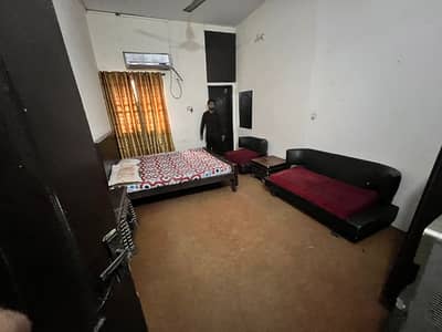 *FURNISHED ROOM AVAILABLE FOR RENT IN FAISALTOWN