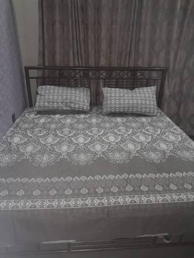 *Heavy load Iron king size Bed with mattress is available for sale*