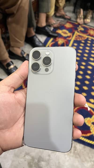 15 pro max titanium 10 by 10 helath 90 Box sth h Jv phone