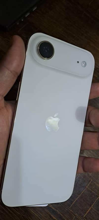 17 Air / 256Gb / Non Pta / 1 Battery Cycle Count / 10/10 condition