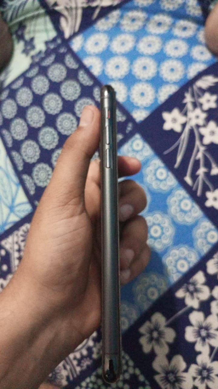 iPhone 11 Pro Max – Pristine Condition 5