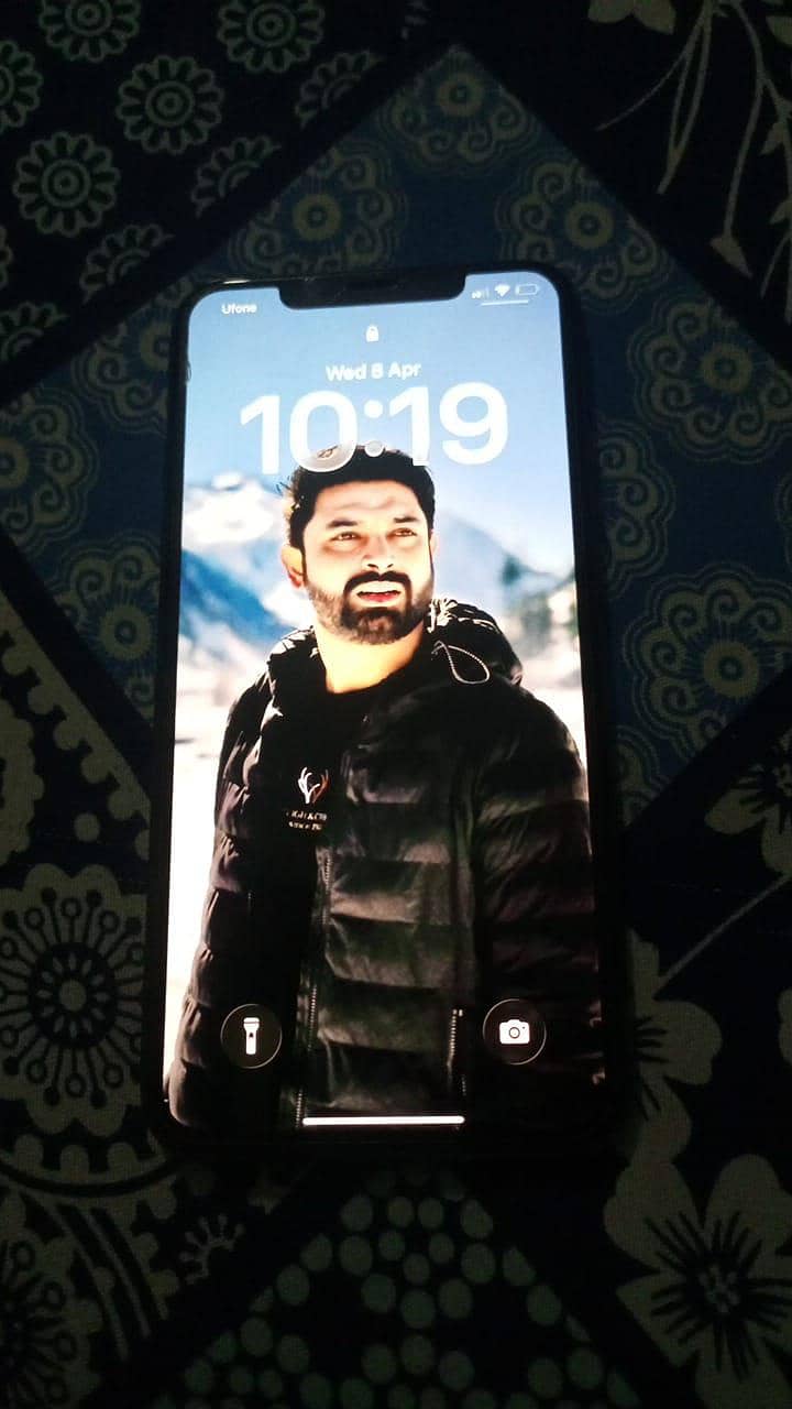 iPhone 11 Pro Max – Pristine Condition 6