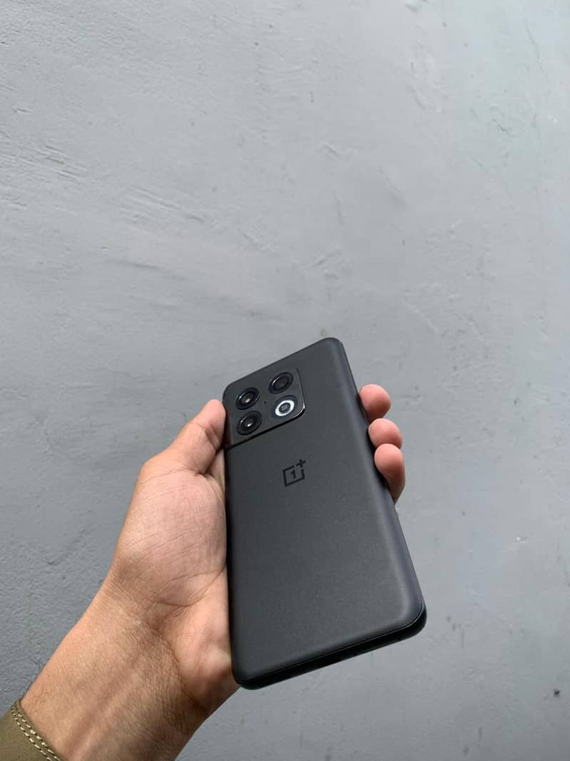 OnePlus 10 pro 1