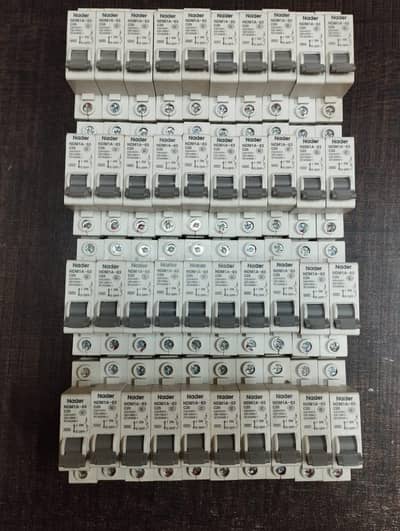 Nader circuit breaker 70piece available brand new, original 380/piece