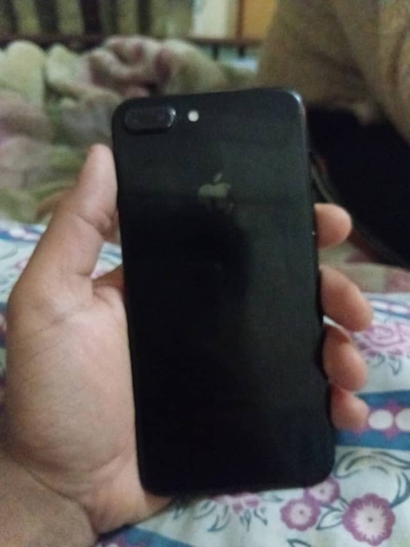 Apple iPhone 7 Plus 0
