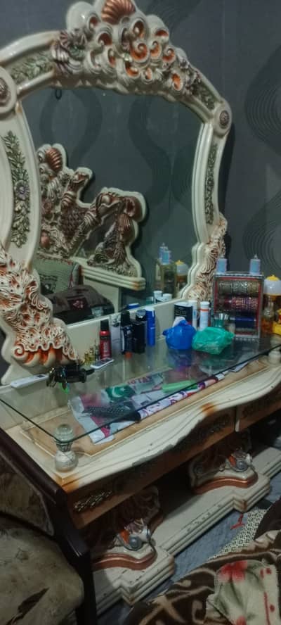 dresing look like new