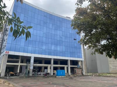 32 MARLA OFFICE FOR RENT - AT DHA PHASE 08 EX-PARK VIEW