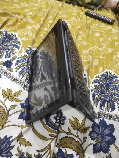 Lenovo yoga 11e i3 6th generation 4Gb 128Gb ssd touch screen