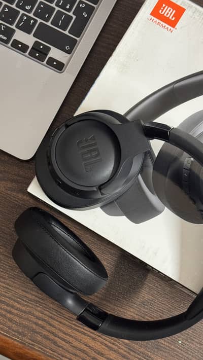 JBL 720BT Headphones almost NEW