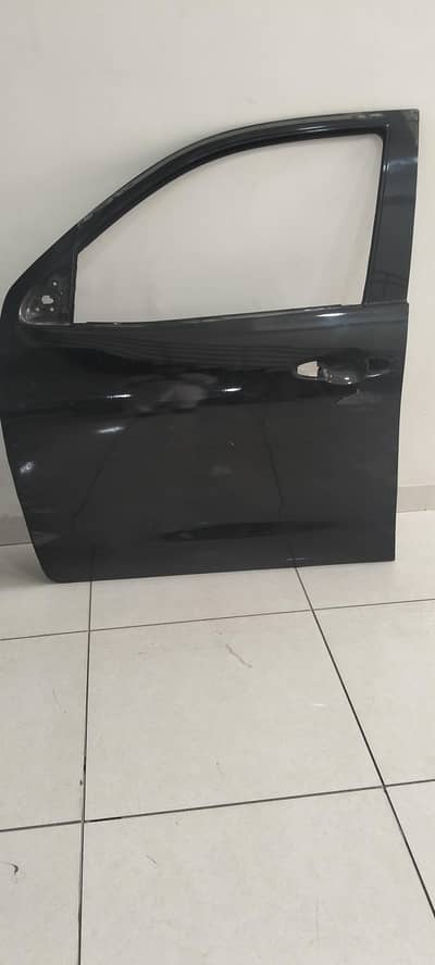 Toyota Fortuner door lift Side