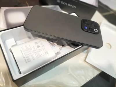 vivo v70 5G 12/256 urgent sale brand new