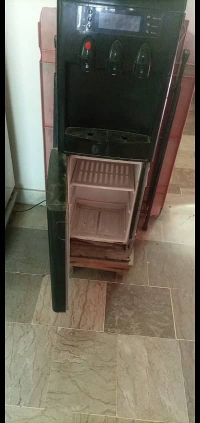 Orient water dispenser