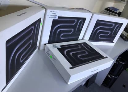MacBook Pro 16” and 14” M5 Pro Ram 24 SSD 1 TB  Apple warranty