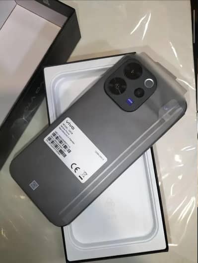 vivo v70 5G 12/256 urgent sale brand new