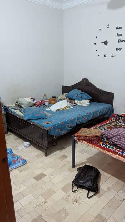 2bed lounge 1st floor with roof Johar block 12