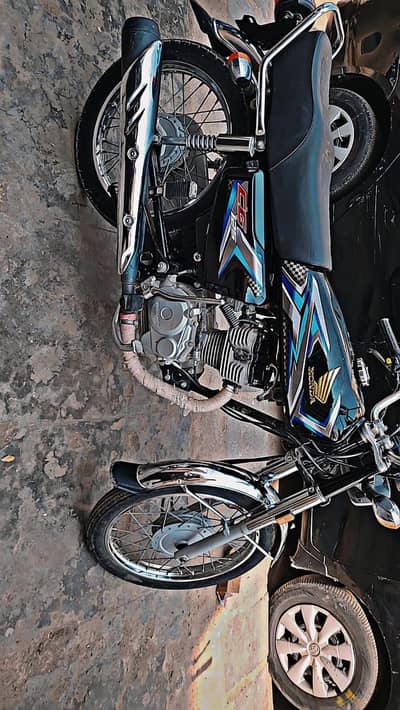 Honda 125 serious buyer contact WhatsApp number 03292264339