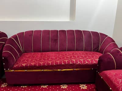 Elegant 5 Seater Sofa Set – Like New | Best Deal
