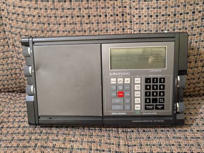 Grundig Satellite 700